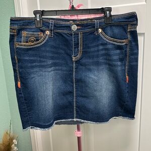 Seven7 luxe dark wash denim mini skirt size 14 plus size distressed hem
